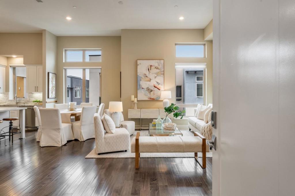 729 Eppleton Lane Unit 403 — photo
