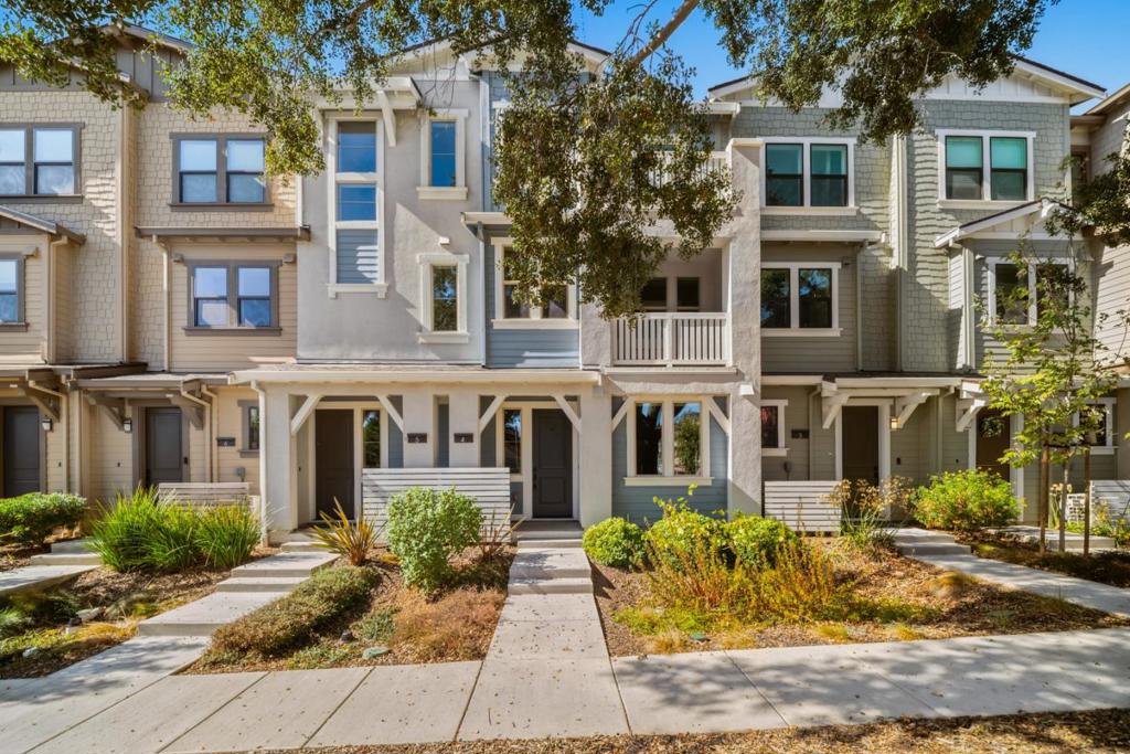 932 Noble Fir Terrace Unit 4 — photo