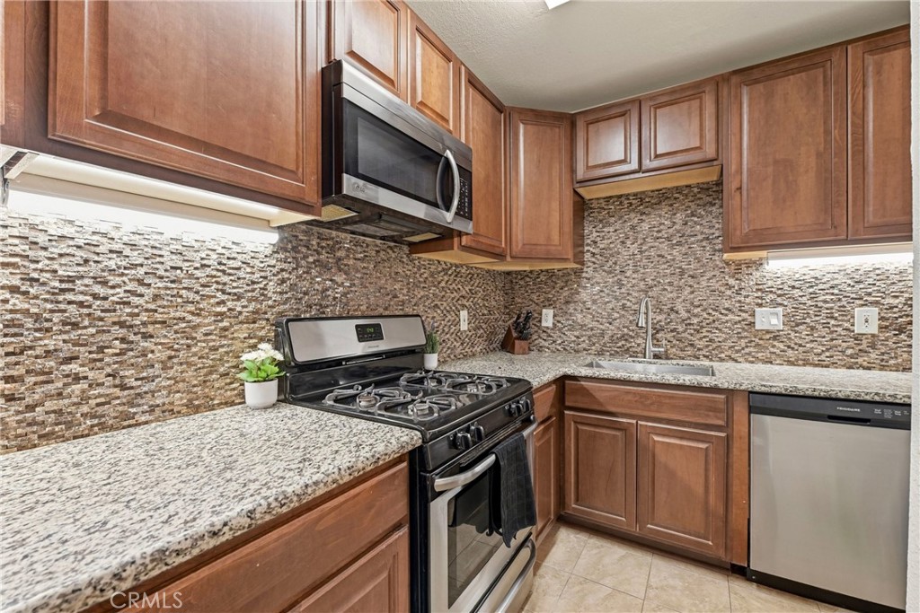 868 E Alvarado 44 — photo