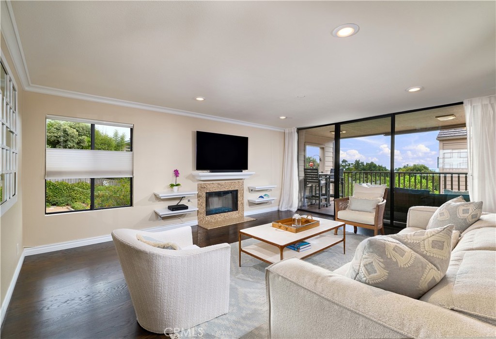244 Dolphin Cove Court — photo
