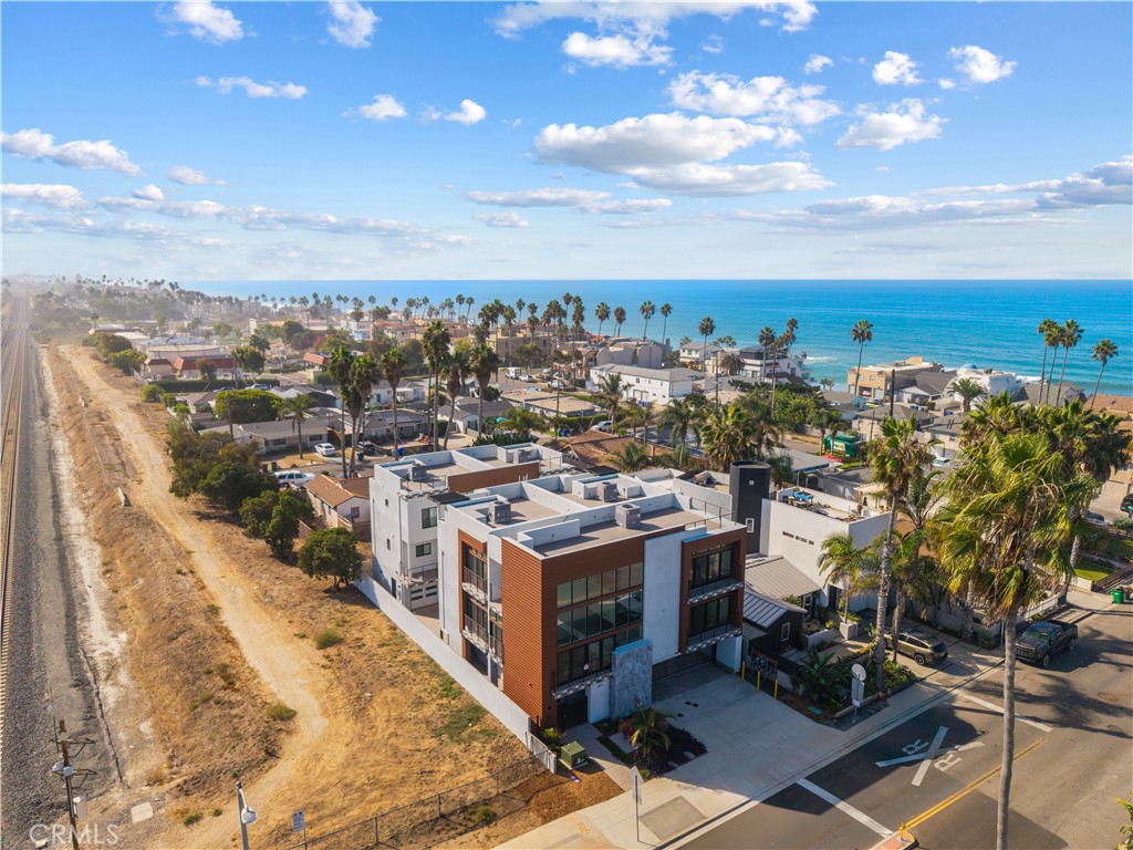 215 Oceanside Blvd 2 — photo