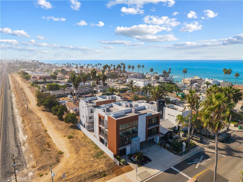 215 Oceanside Blvd 3 — photo