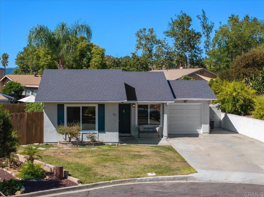 827 Bayberry Ct. — photo
