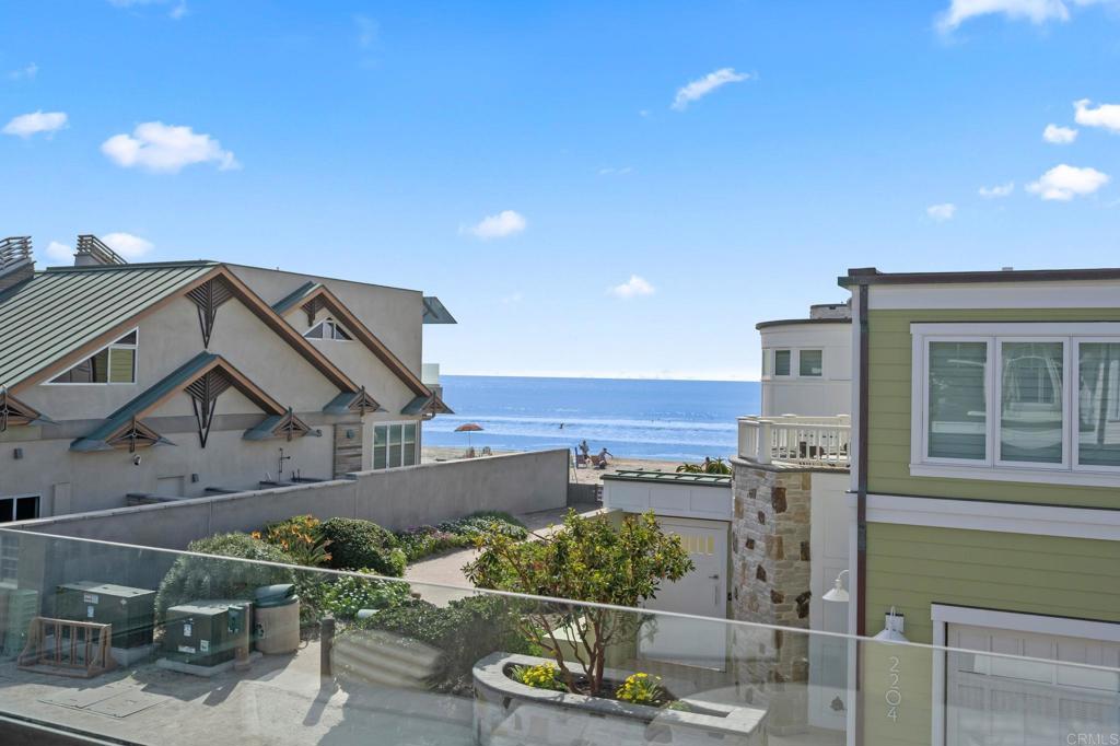 2211 Ocean Front — photo