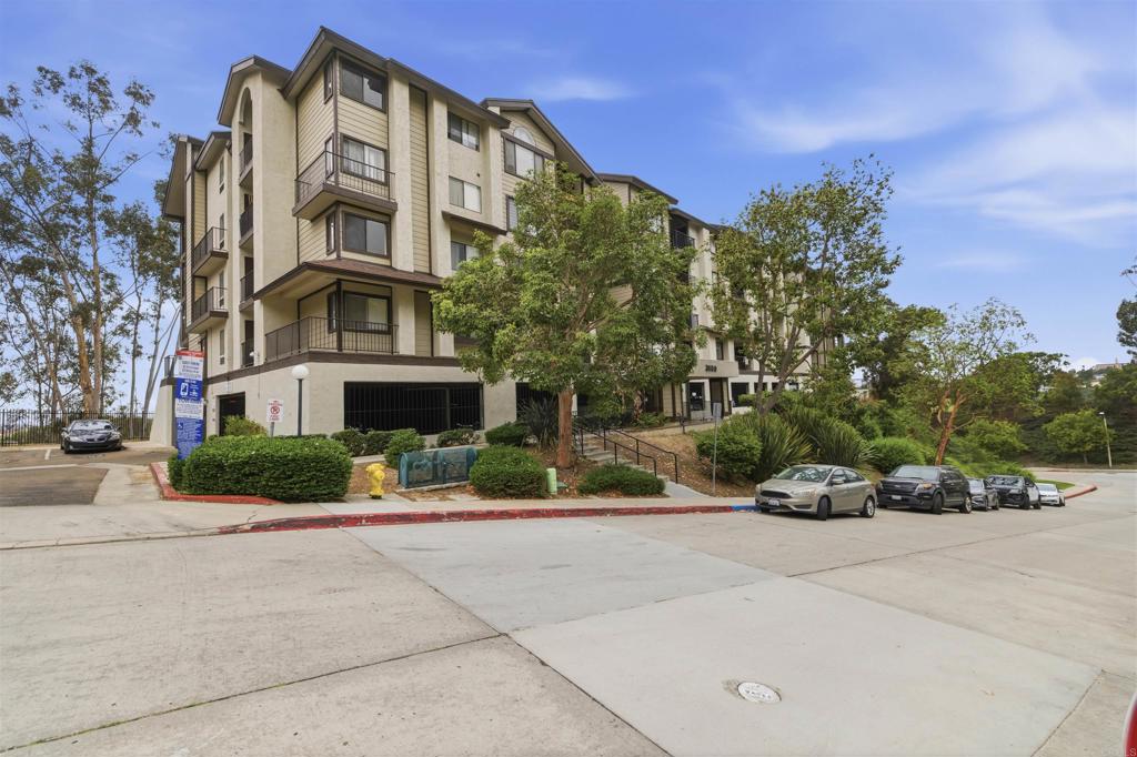 3980 Faircross Place 24 — photo