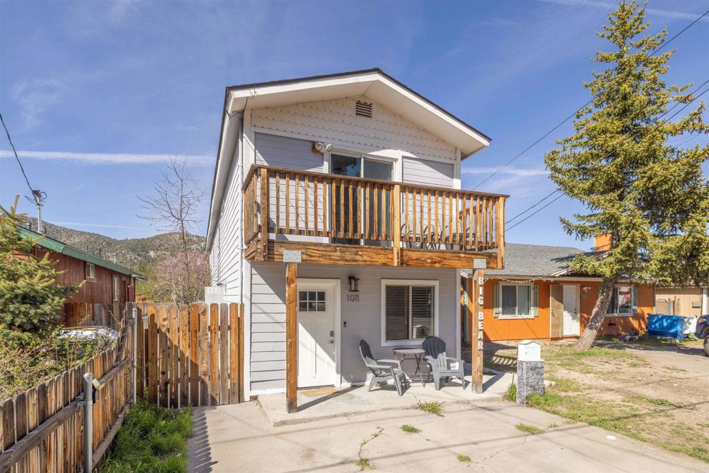 1011 W Fairway — photo