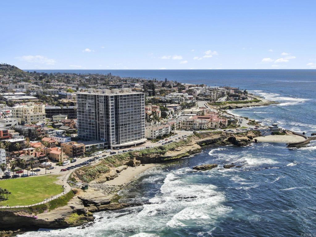 939 Coast Boulevard Unit 5H — photo