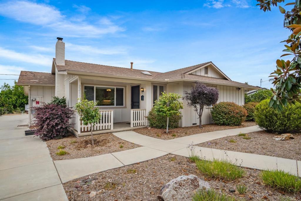 2211 Winterwarm Dr — photo