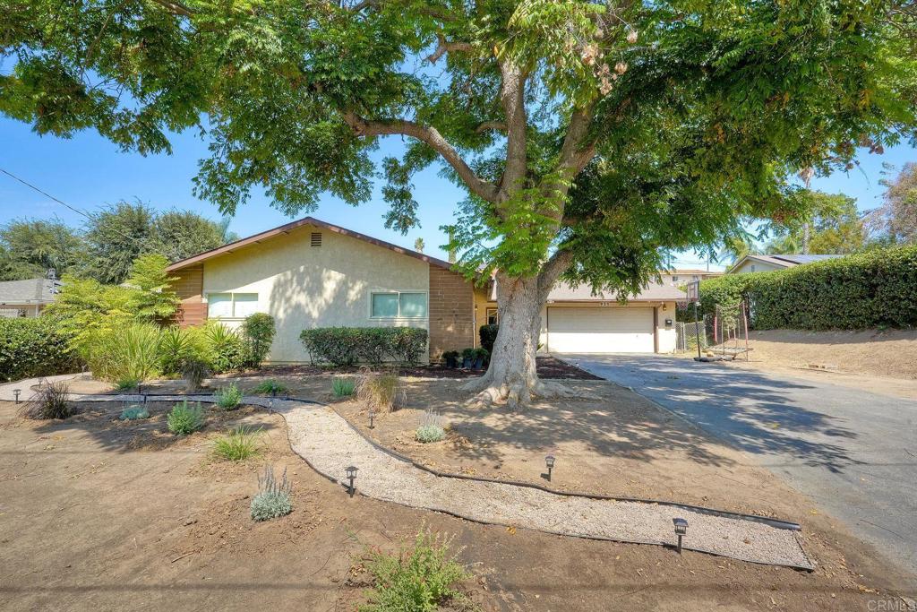 935 Tanya Lane — photo