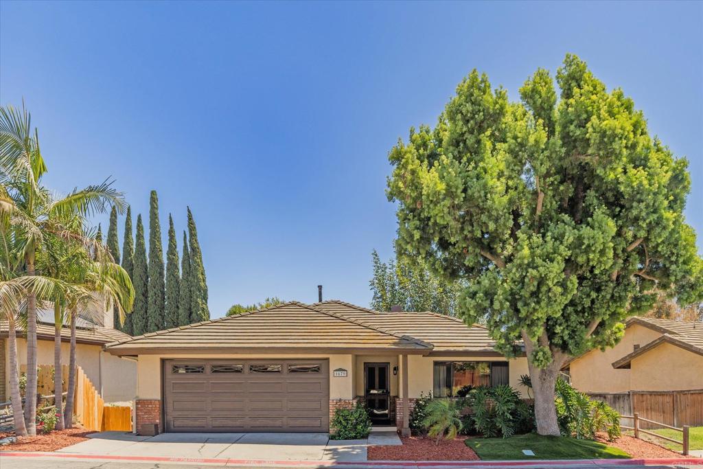 1679 Madrone Glen — photo