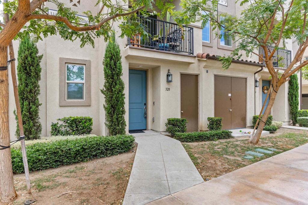 328 Waverunner Court — photo