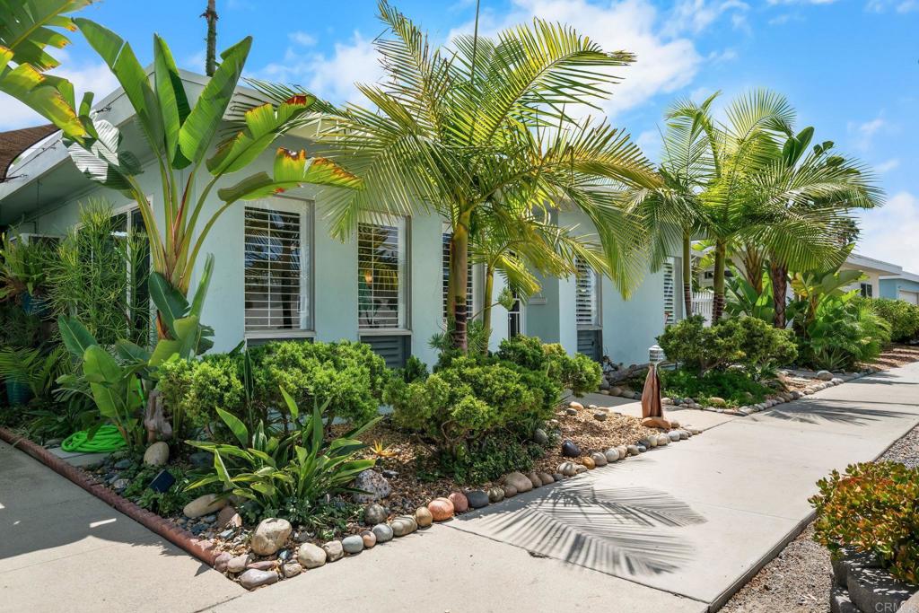 3747 Vista Campana S 45 — photo
