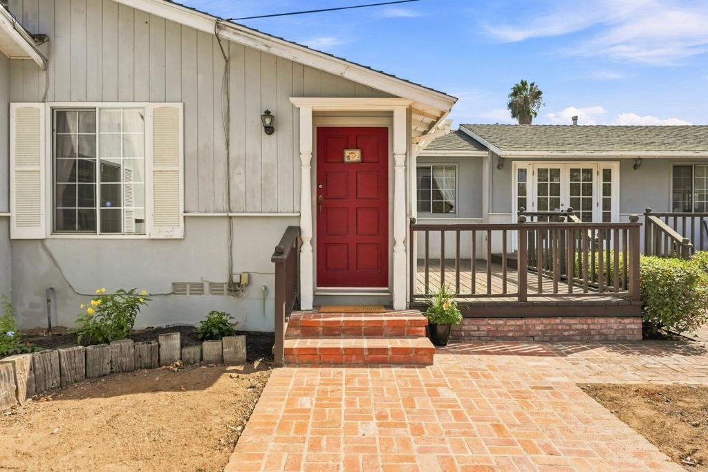 1045 Warmlands Avenue — photo