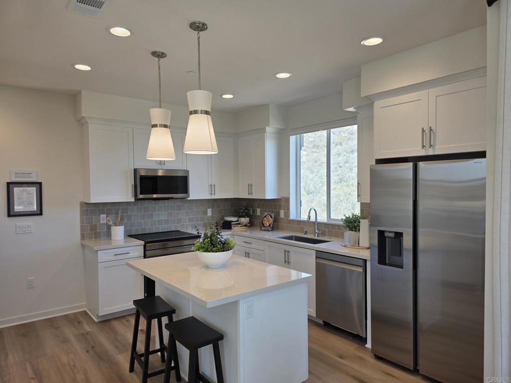 719 Vibrant Glen — photo