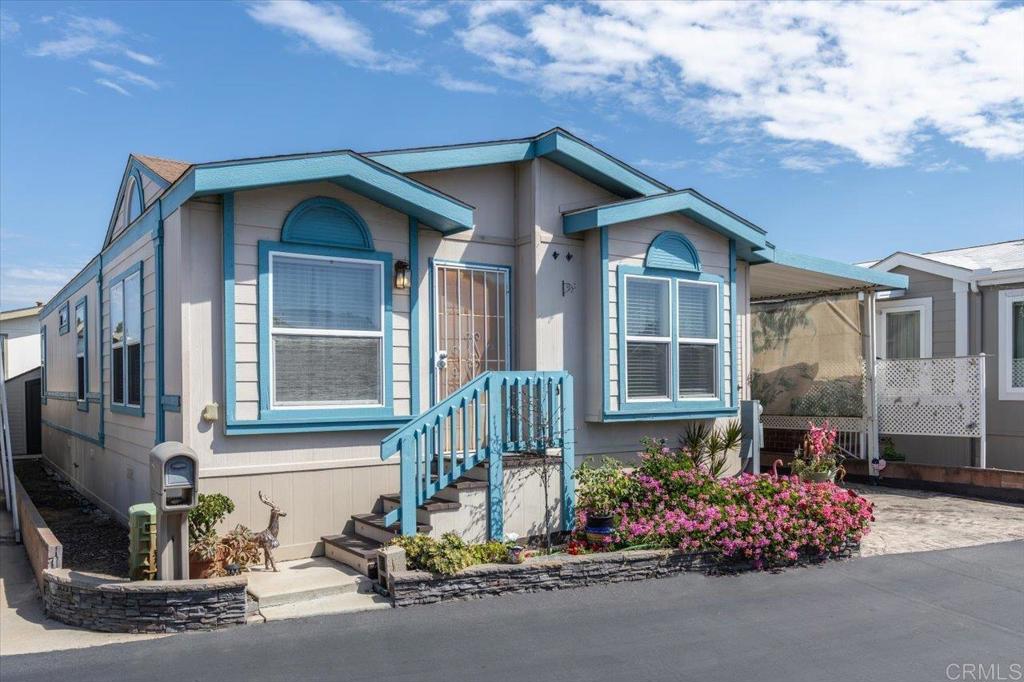 176 Flicker Lane — photo