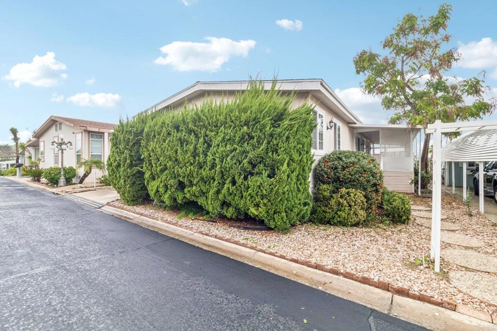 1219 E Barham Drive Spc 166 — photo