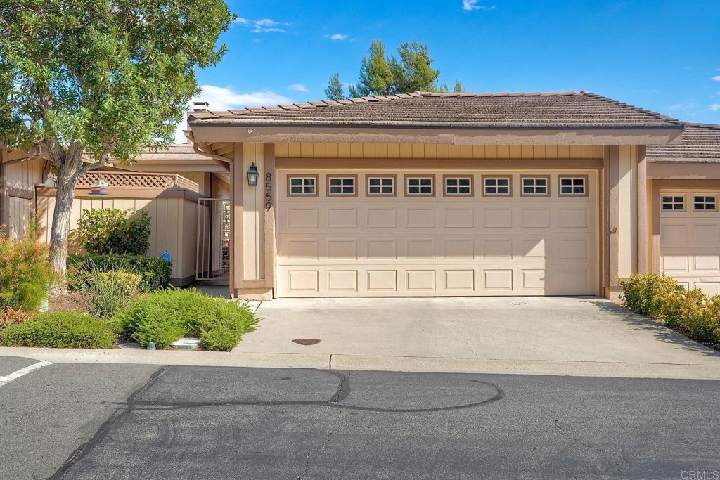 8559 Circle R Valley Lane — photo
