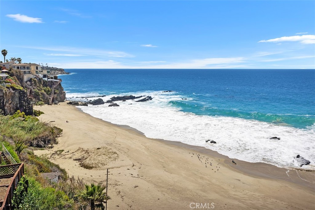 31755 Coast 106 — photo