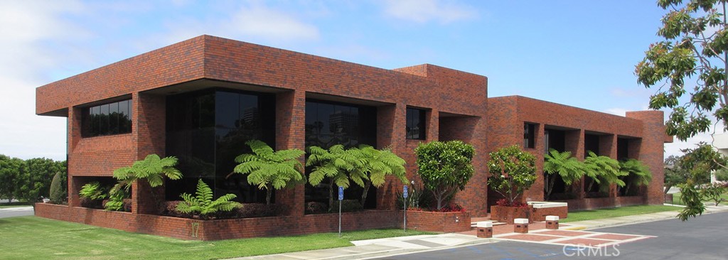17 Corporate Plaza — photo
