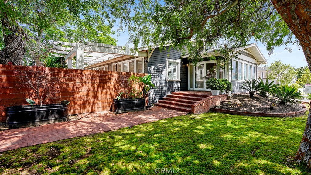 2197 Santa Ana Avenue — photo