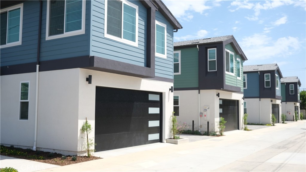 547 Bernard Street — photo