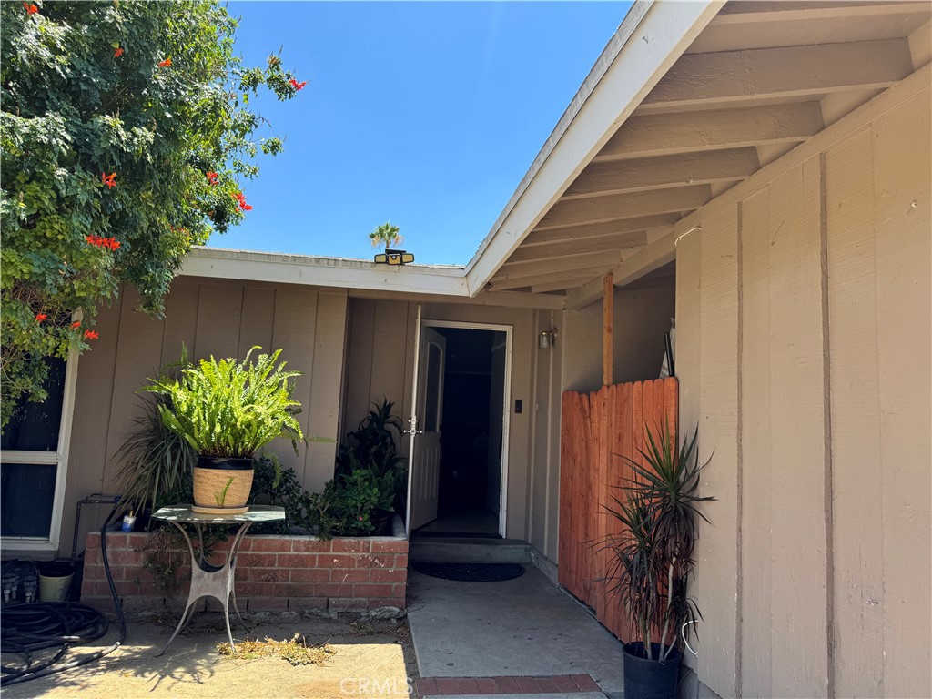 5610 Ensenada Way — photo