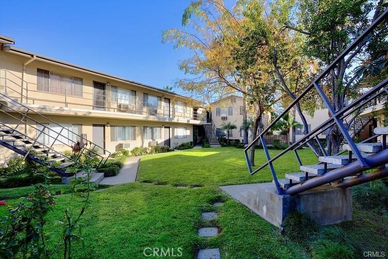 1119 W Duarte Road 18 — photo