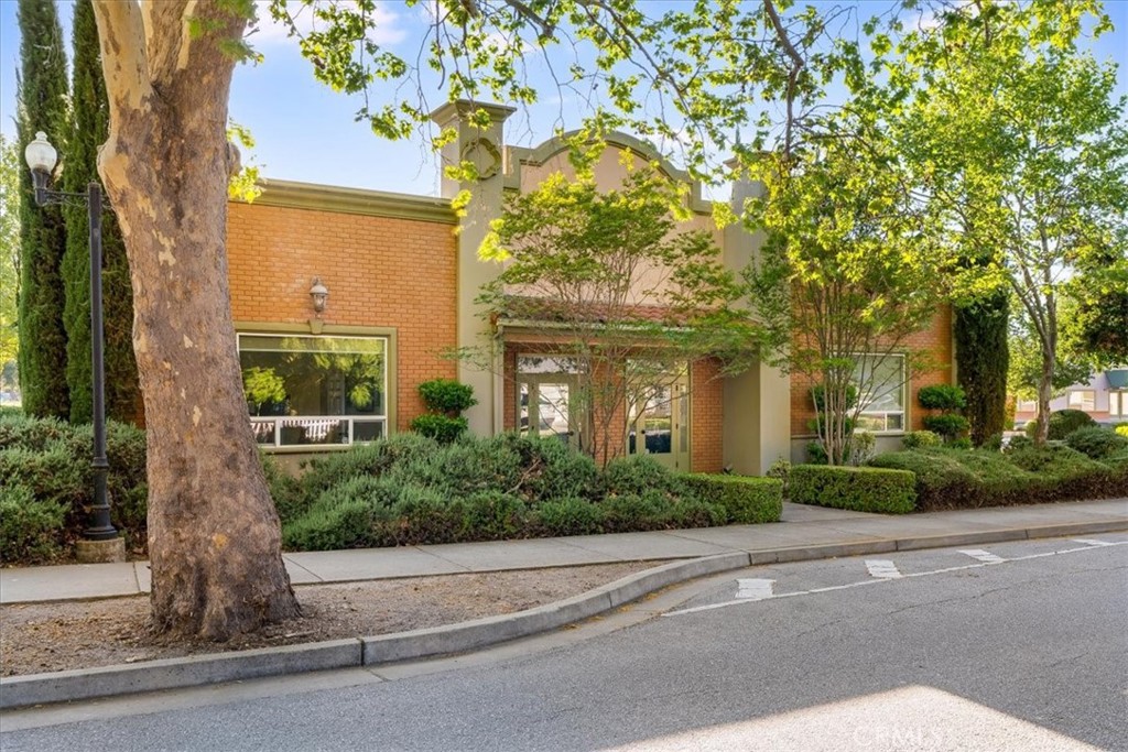 7090 Atascadero — photo