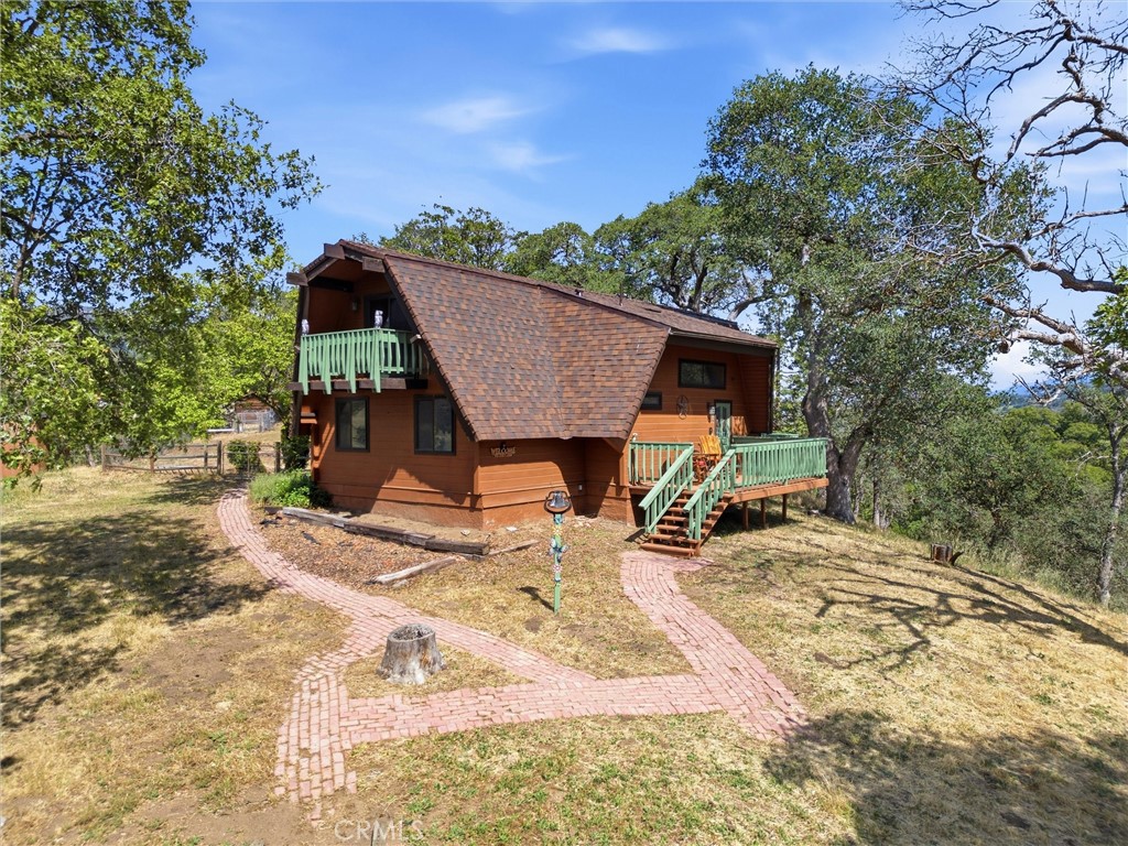 24300 Woodbine Court — photo