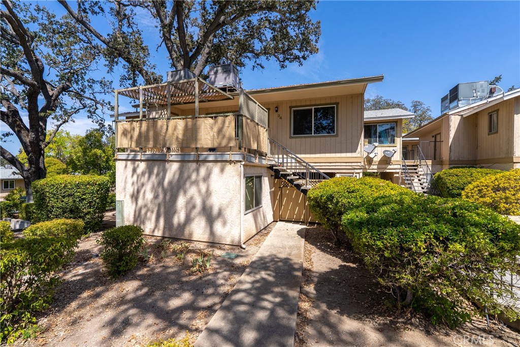 5525 Capistrano — photo