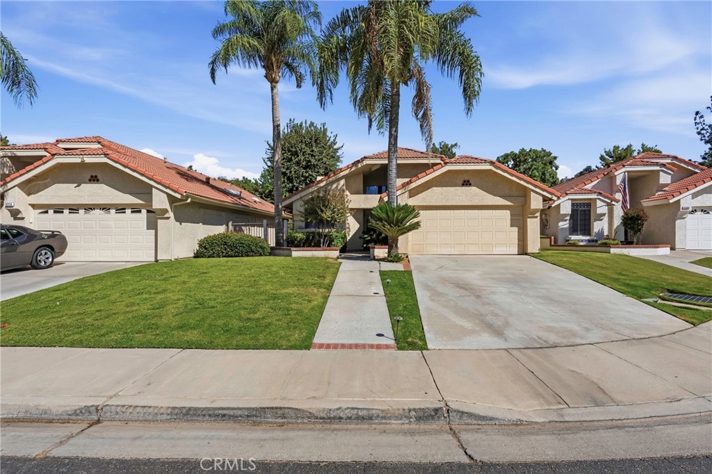 8012 Chaucer Street — photo