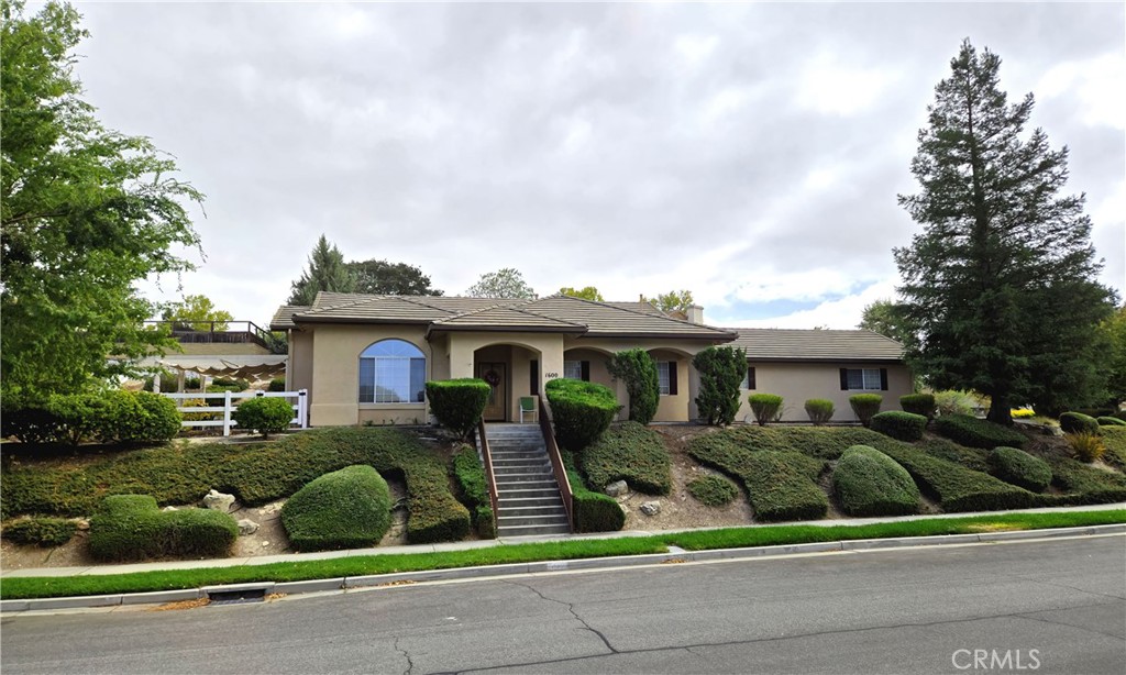 1600 Riverglen Drive — photo
