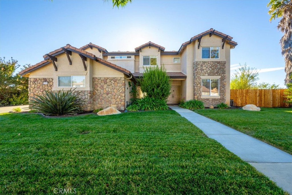 1711 Skyview Drive — photo