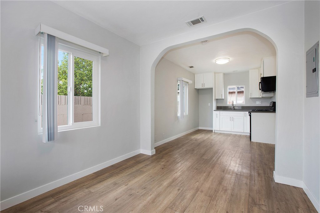 1435 1437 E Colon St — photo