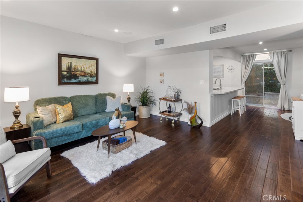 10396 Almayo Avenue 1 — photo