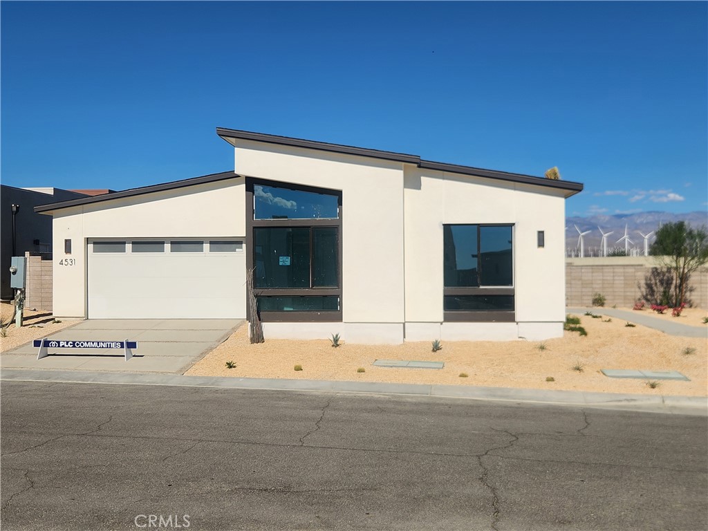 4531 Thunderbird Way — photo