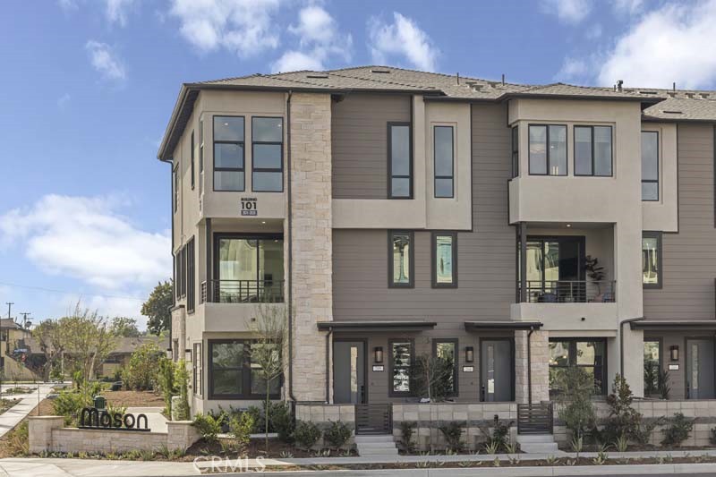 101 Laxore St. 205 — photo