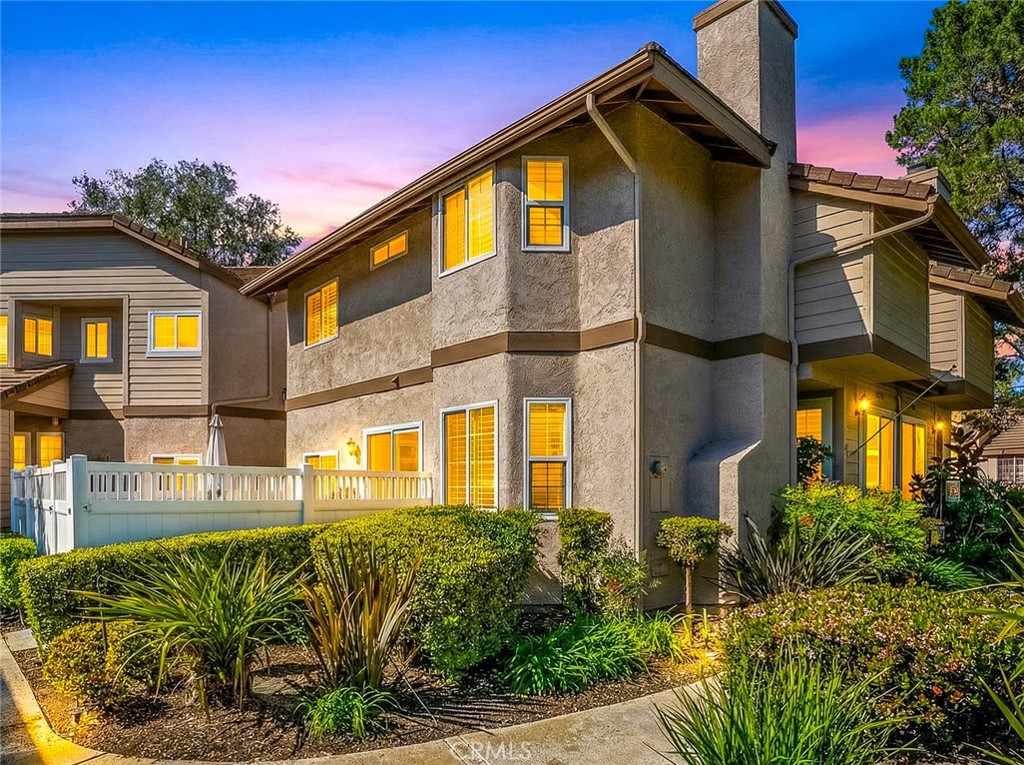 24376 Larchmont Court — photo
