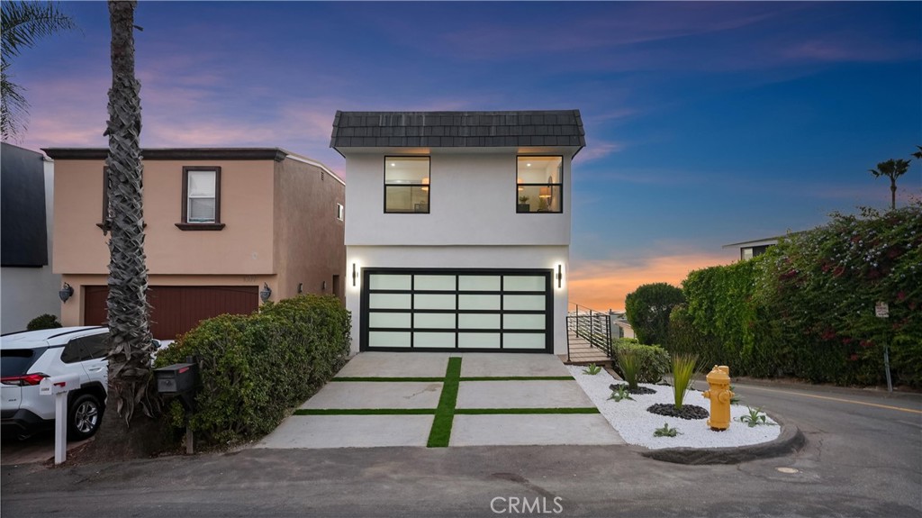 1095 Miramar — photo