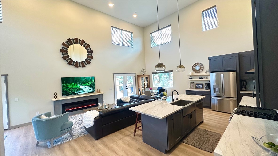 1215 Valley View Drive — photo