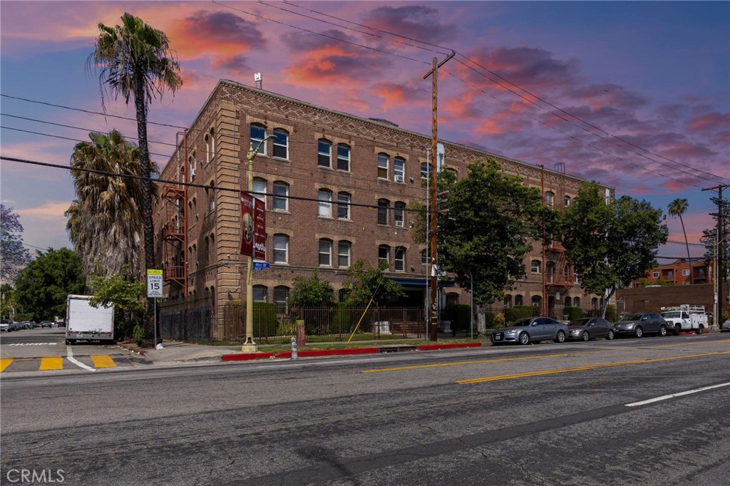 4125 S Figueroa 202 — photo
