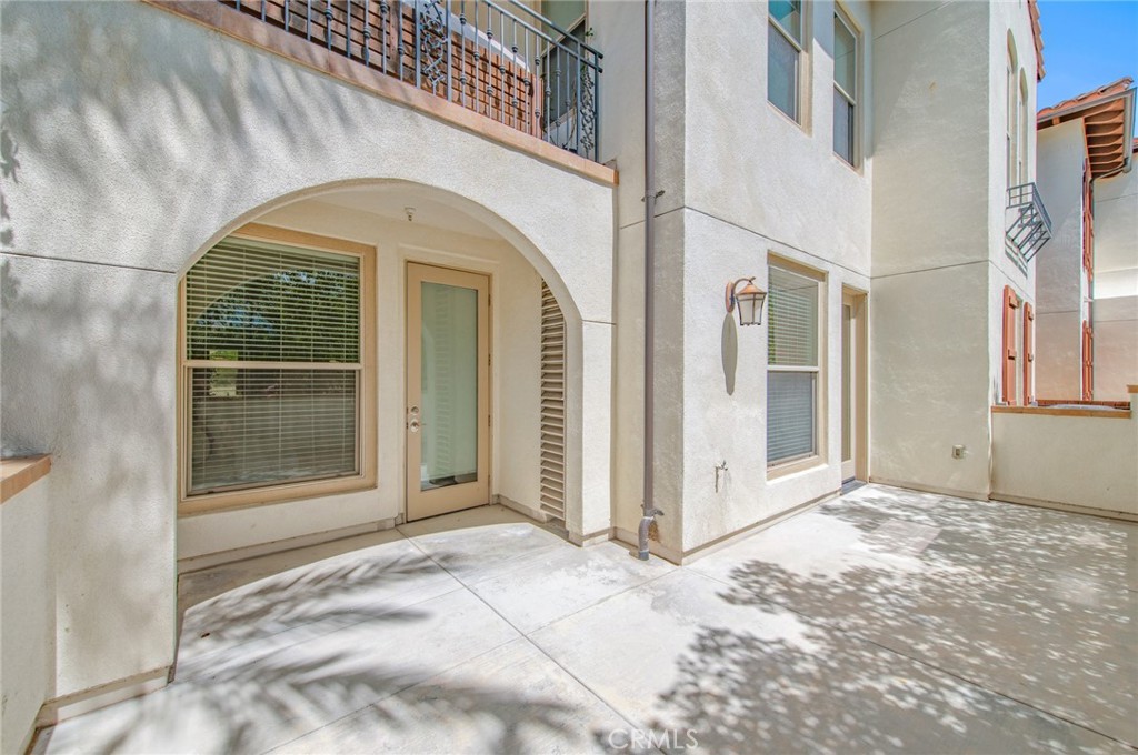 28220 Highridge 204 — photo