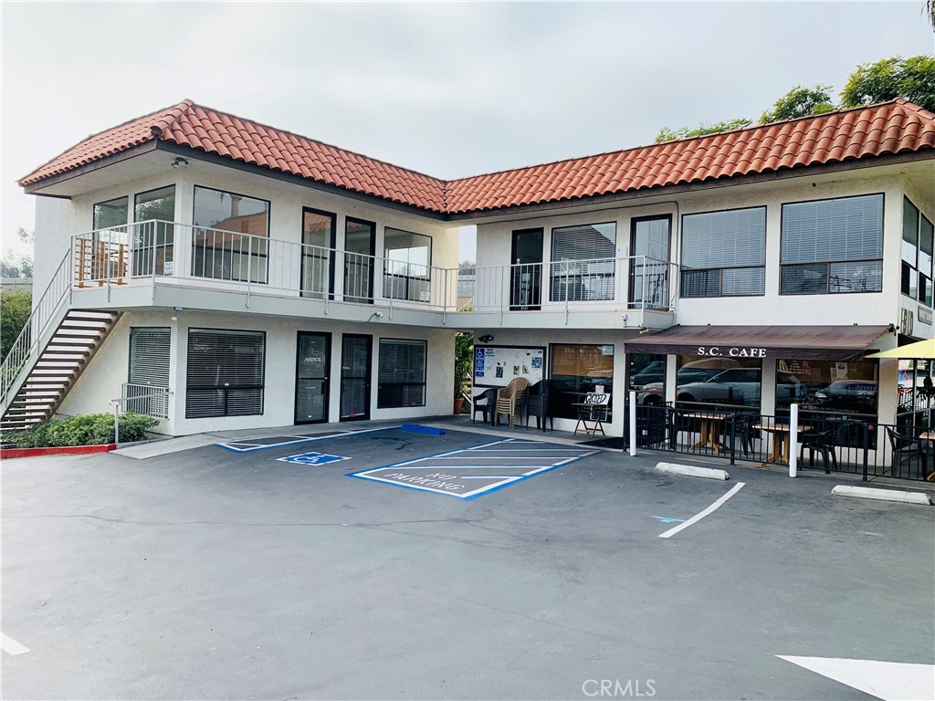 1810 S El Camino Real C — photo