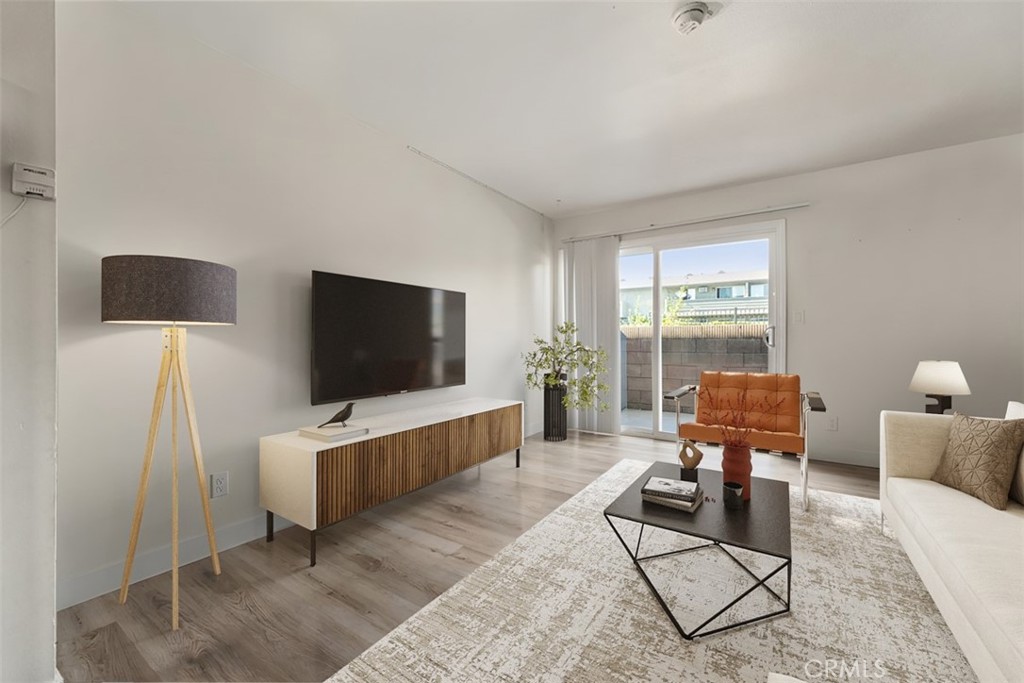 801 S Lyon a105 — photo