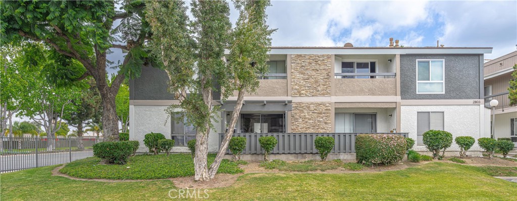 2803 S Fairview C — photo