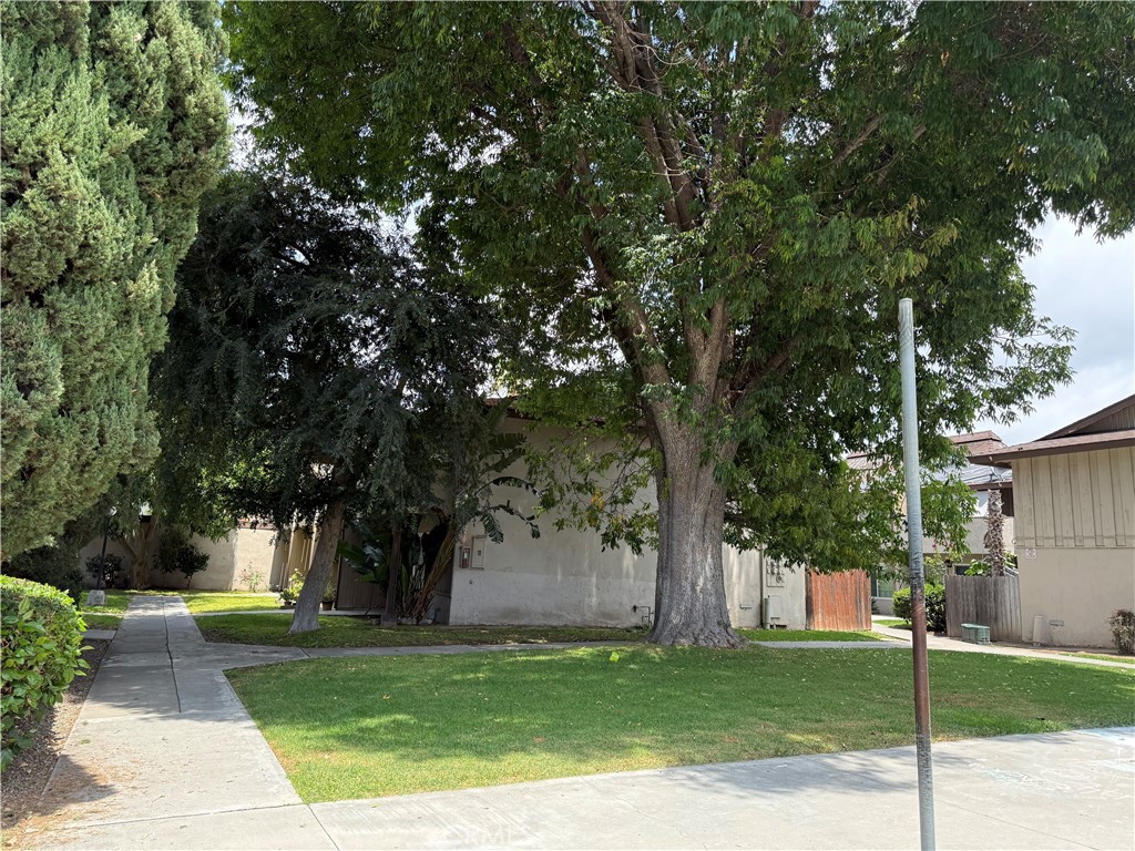 521 S Lyon 85 — photo