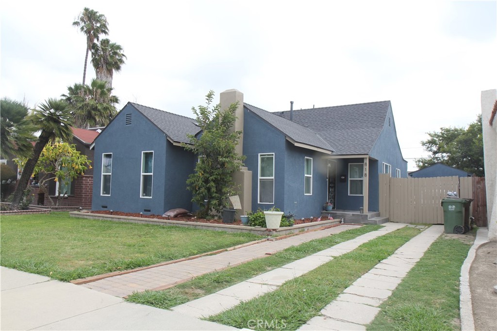 818 S Sloan — photo