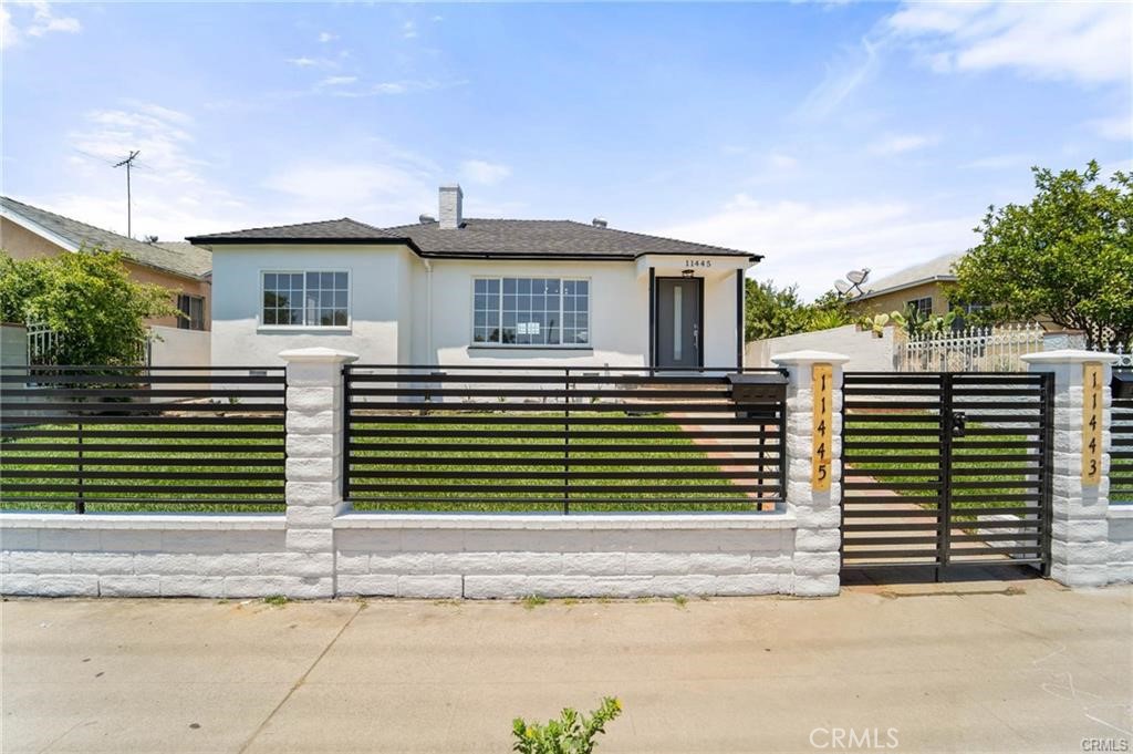 11445 Saticoy Street — photo