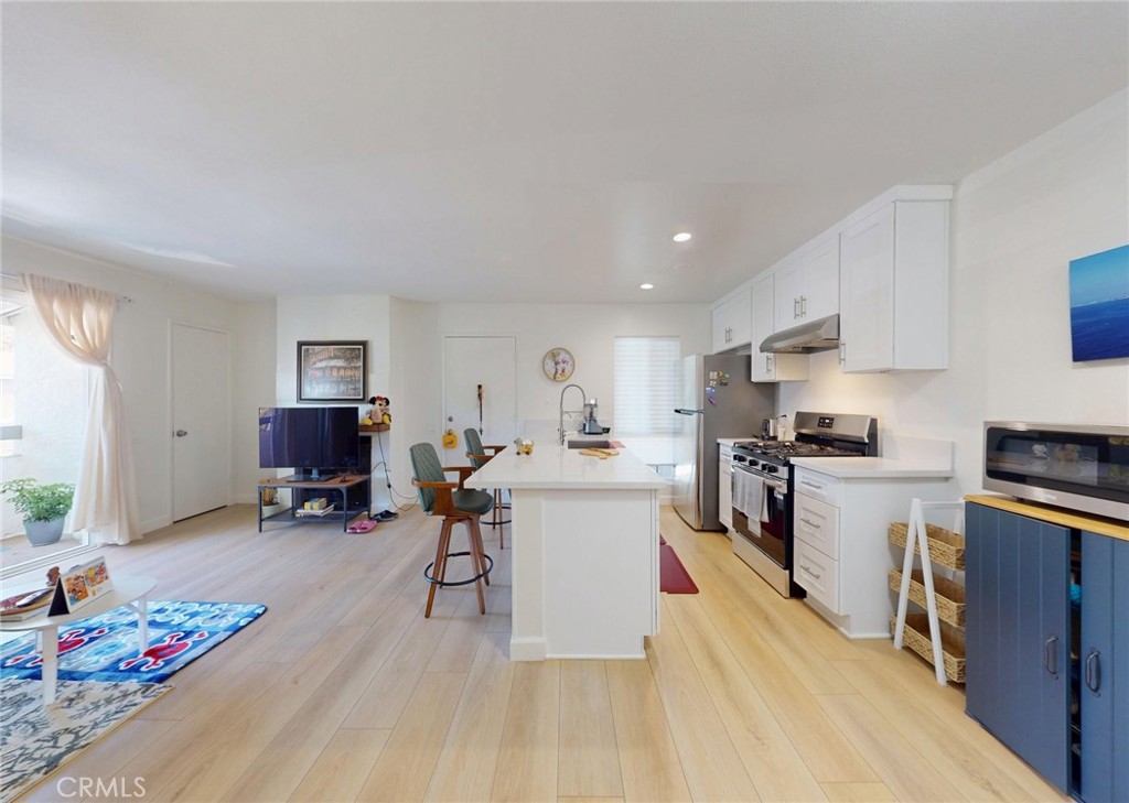 2835 S Fairview H — photo