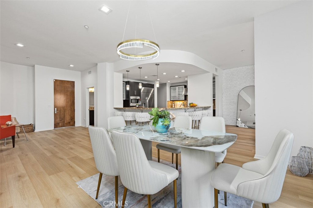 21 Gramercy 220 — photo